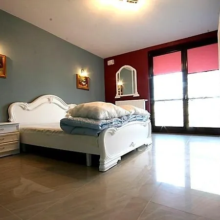 Towarowa Apartment