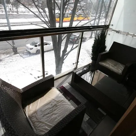 Towarowa Apartment *