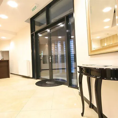 Towarowa Apartment